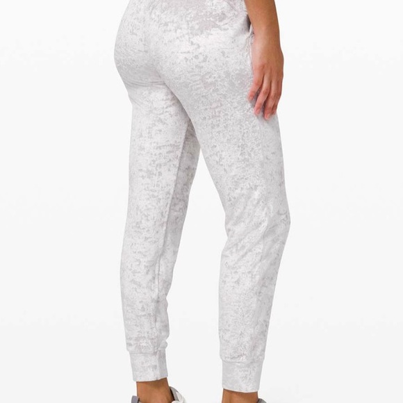 Lululemon Ready to Crush Jogger - Picture 3 of 5